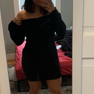 Black Off the Shoulder Body con Dress